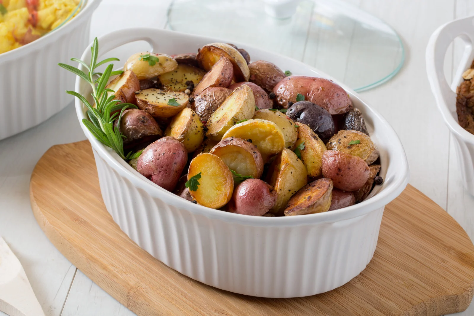 CorningWare® French White® 1.5-quart Oval Casserole Dish with Lid - Image 5